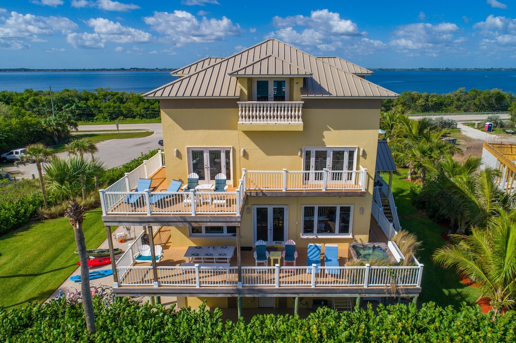 Your very own luxurious ocean-to-river beach home