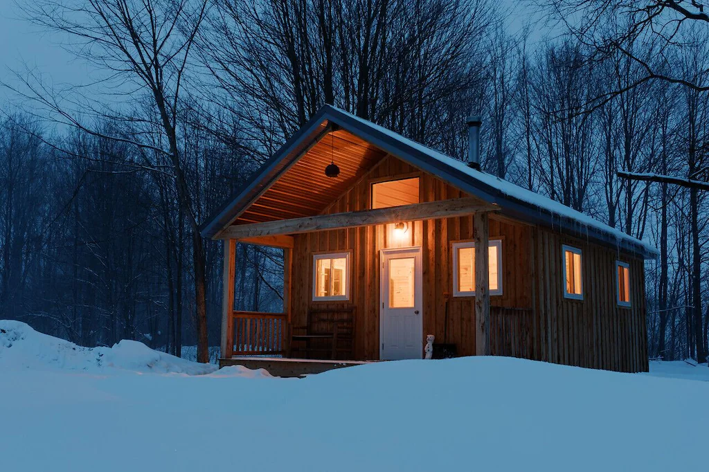 Enjoy a wonderful time in our quaint waterside cottage.