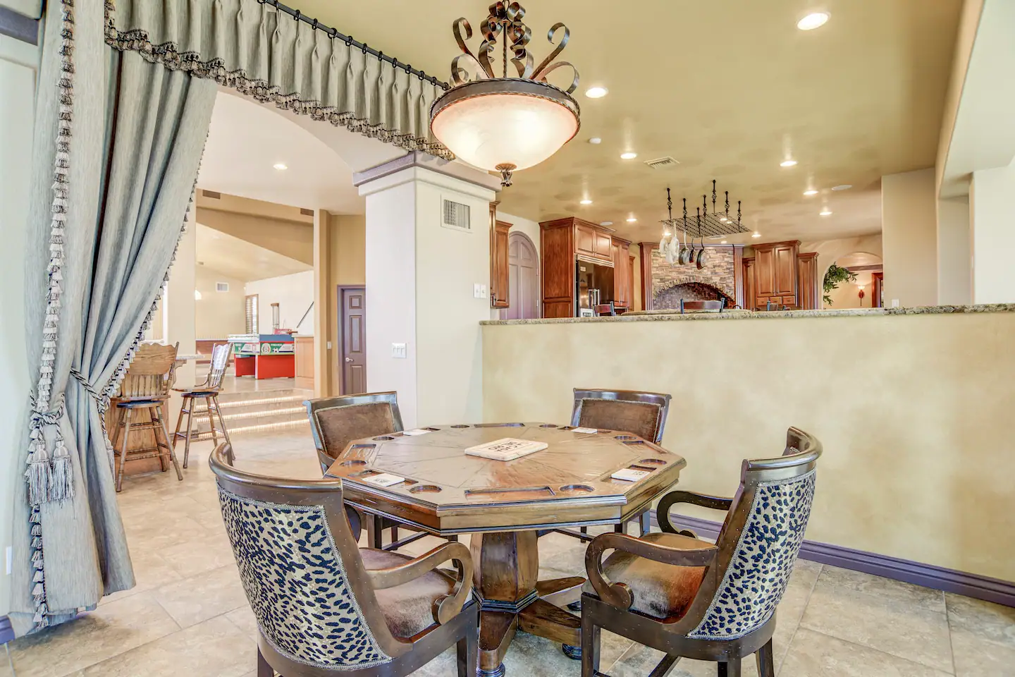 A nice area for a relaxing talk or games with your loved ones