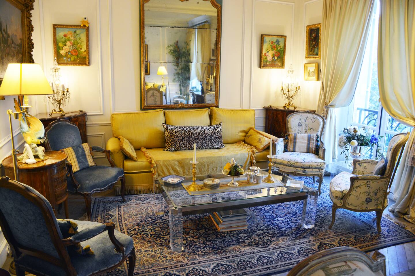 Main living room view.
