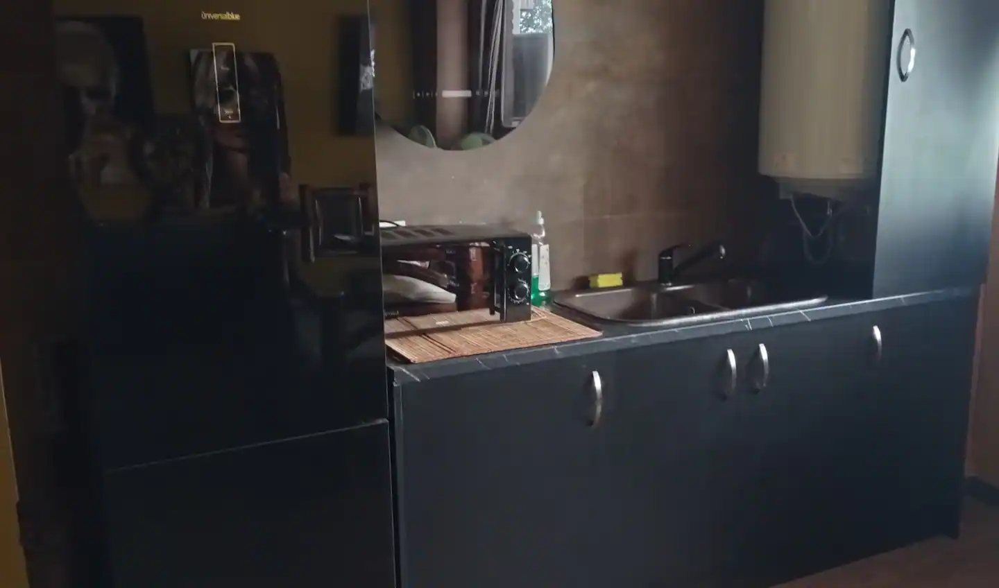 Communal Kitchenette.