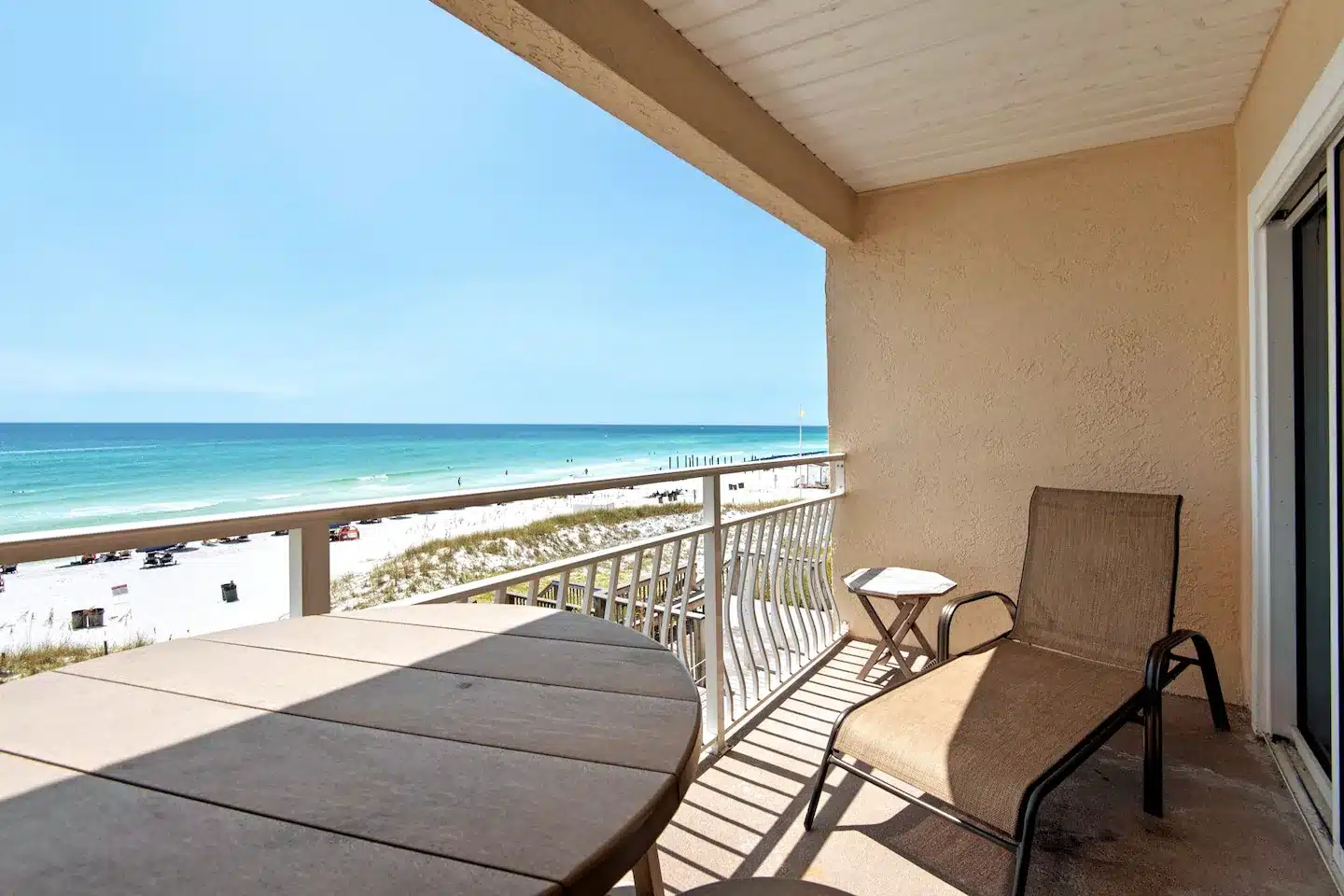 Your favorite spot will certainly be on the private balcony that can be found right through the sliding floor to ceiling glass doors off the living room.